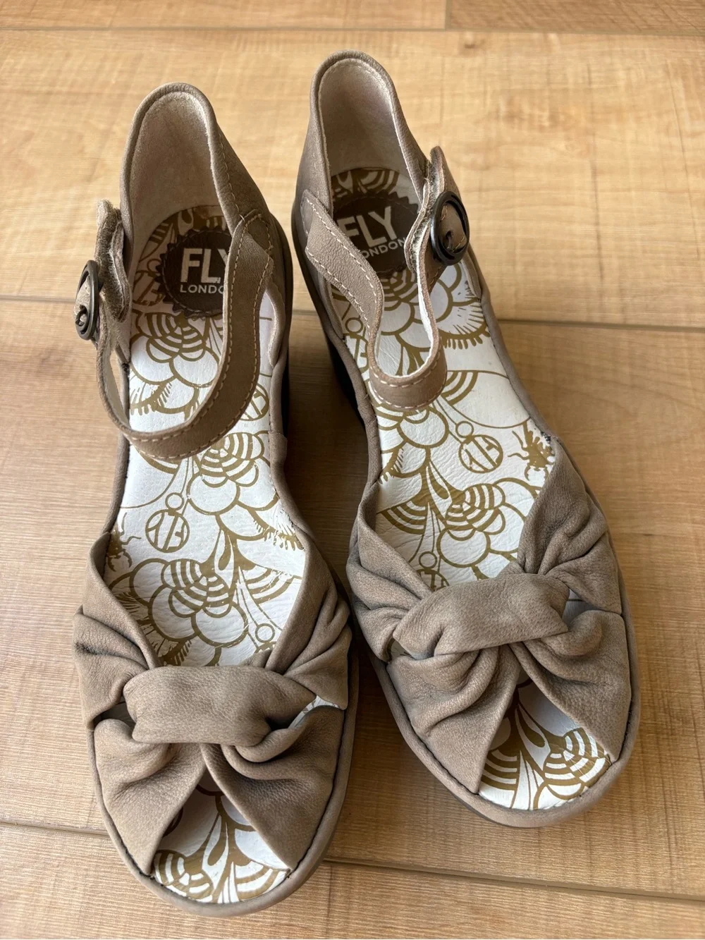 Fly London Yoel Knotted Bow Suede Wedge Maryjane Peeptoe Sandals. Size 37